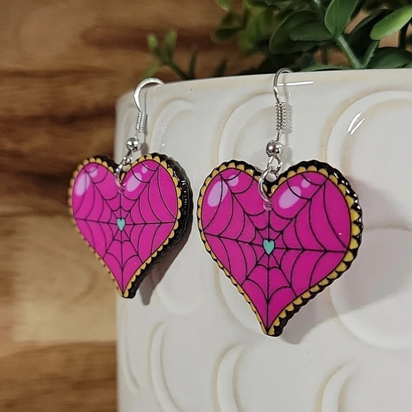 Goth Spiderweb Heart Drop Earrings - Picture 3 of 7